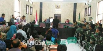 Kawal Sidang Gugatan Perkebunan Kaligentong, Ratusan Warga Datangi PN Tulungagung