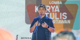 Malam Anugrah LKTW,  Pemkot Pasuruan Deklarasi Komitmen Keterbukaan Informasi Publik