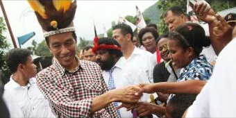 Tokoh Papua: Beda dengan Gus Dur, Jokowi ke Papua Kuras APBD, Ini Respon Istana