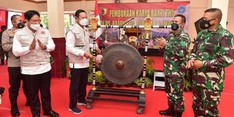 Dibuka Bupati Yuhronur Efendi, Karya Bakti TNI 2021 di Lamongan Dukung Program Jamula