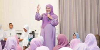 Bersama Muslimat NU, Khofifah Santuni Ratusan Lansia Dhuafa