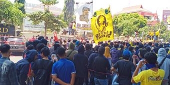 Anggap Manajemen Gagal, Ultras Mania Demo DPRD Desak Gresik United Dikembalikan ke Rakyat