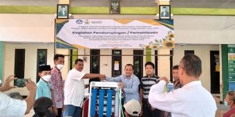 Unipa Surabaya Dampingi Warga Desa di Sidoarjo Manfaatkan Teknologi Penjernih Air