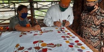 ​Lestarikan Batik Sidoarjo, BHS-Taufiq Dorong UMKM dan Industri Pakai Batik Tiap Jumat