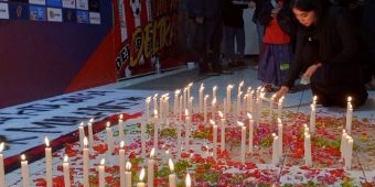 Ribuan Suporter di Sidoarjo Gelar Doa Bersama untuk Korban Tragedi Kanjuruhan, Ada Lara Silvy
