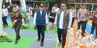 Didampingi Pj Wali Kota Mojokerto, Plh Gubernur Jatim Dibuat Kagum pada TPS 02 Sentanan