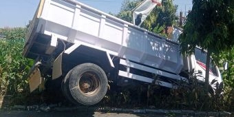 Siswa SD di Pamekasan Tewas Ditabrak Dump Truk Bermuatan Pasir