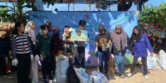 Hari Lingkungan Hidup Sedunia, PLN Ajak Masyarakat Tuban Bersih-Bersih Pantai