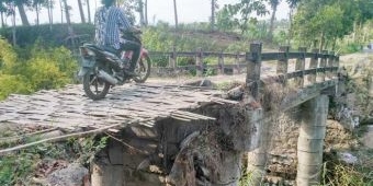 Rusak Parah, Jembatan Penghubung di Wonodadi Belum Tersentuh Pemkab Blitar