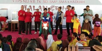 Peringati HUT RI dan Harlah, Khadijah Surabaya Gelar Jalan Sehat Kemerdekaan