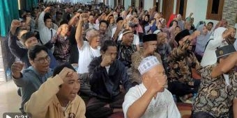 Yel-Yel Ganti Bupati dan Menang 90%, Ribuan Korcam dan Kordes Relawan Bara-Rizal Konsolidasi