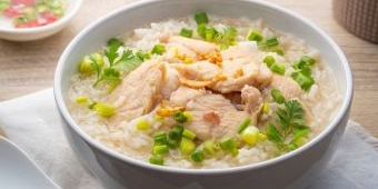 Resep Bubur Ayam Rebus, Cocok untuk Sakit Flu dan Batuk