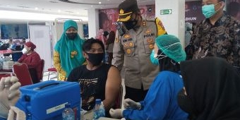 Polres Madiun Kota Gandeng Ikamma UI Gelar Vaksinasi Merdeka Untuk Pelajar