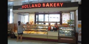 Klaim Kantongi Sertifikat Halal, Holland Bakery harus Bertanggungjawab