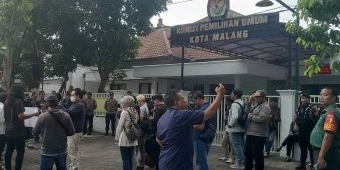 Mahasiswa Demo ke KPU Kota Malang, Tolak Calon Kepala Daerah Eks Narapidana