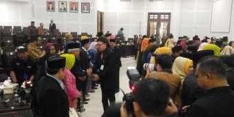 Mendagri dan Pakde Karwo Saksikan Pelantikan 40 Anggota DPRD Kota Malang