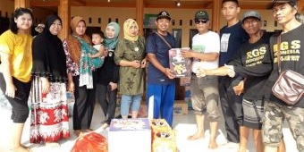 Ajak Keluarga, Pendiri RGS Indonesia Berbagi dengan Korban Banjir di Cerme