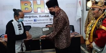Peduli Budaya, BHS Terima Penghargaan Prasasti Aksara Jawa​