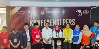 Diantar Ribuan Relawan, Pasangan Indah-Yudha Resmi Daftar ke KPU Lumajang