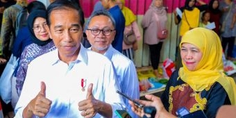 Jokowi Tinjau Pasar Rogojampi Banyuwangi, Khofifah: Stok Bahan Pokok di Jatim Aman dan Harga Stabil