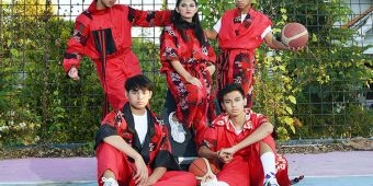 Peringati HUT Ke-76 RI, Desainer Embran Nawawi Tampilkan Fashion Vibe Bertemakan Kemerdekaan