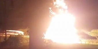Truk Tangki Pengangkut BBM di Tol Ngawi Terbakar