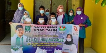 Bersama Perempuan Bangsa Gresik, Ufiq Zuroida Santuni Anak Yatim Terdampak Covid-19 di 16 Kecamatan