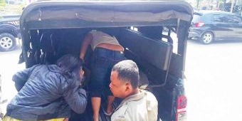 Asyik Nunggu Pelanggan di Siang Bolong, 4 PSK di Pasuruan Diciduk Petugas