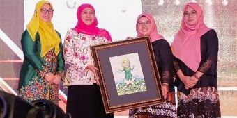 Gubernur Khofifah Ajak Fatayat NU Jatim Perkuat Dakwah Digital Wujudkan Hidup Rukun dan Damai
