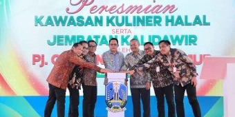 Adhy Karyono Resmikan Kawasan Kuliner Halal Pertama di Jawa Timur