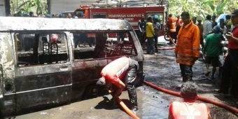 Diduga Terkena Percikan Api Las, Mobil L300 di Jalan Pantura Arjasa Hangus Terbakar