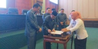 Rapat Paripurna, DPRD Jombang Sahkan Empat Raperda Jadi Perda