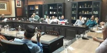 Warga Pamurbaya Ngeluruk DPRD Jatim, Tuntut Keadilan