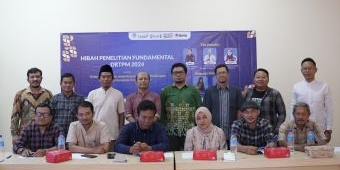 Umsida Ajak Jurnalis, KPU, Bawaslu dan Pengamat Diskusi Dampak Politik Identitas di Pemilu