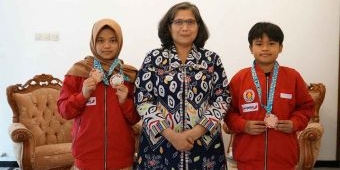 Pj Wali Kota Kediri Apresiasi Prestasi Atlet Catur Peraih Medali Kejuaraan Internasional di Malaysia