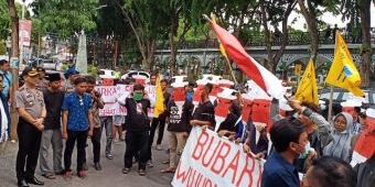 Aktivis PMII Gresik Demo DPRD Desak BPJS Kesehatan Dibubarkan