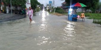 Kali Lamong Meluap, Ratusan Rumah di Balongpanggang Gresik Terendam Banjir