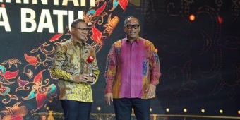 Sukses Tingkatkan Pelayanan Pariwisata, Kota Batu Terima Penghargaan CNN Indonesia Awards 2024