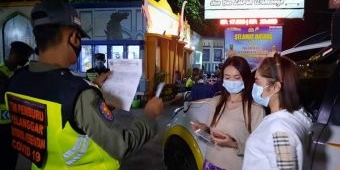 Coba Kelabui Petugas, Dua Pemudik Cantik asal Surabaya Dihadang di Tuban
