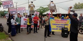 Dana Koperasi Rp2,6 M Raib, Anggota KPRI Dwijo Utowo Demo Tuntut Pengurus Tanggung Jawab