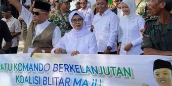 Gandeng Anak Muda, Rini Syarifah Daftar ke KPU Kabupaten Blitar