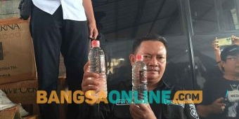 Polres Blitar Amankan Ribuan Botol Arak Bali yang Hendak Dikirim ke Luar Jawa