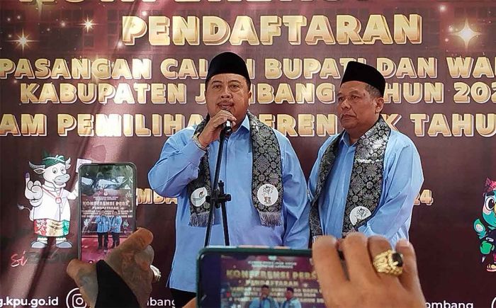 Hari Kedua, Warsubi-Gus Salman Daftar ke KPU Jombang