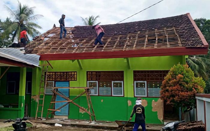 Pemprov Jatim Tuntaskan Perbaikan Fasum Terdampak Gempa Bumi di Pulau Bawean