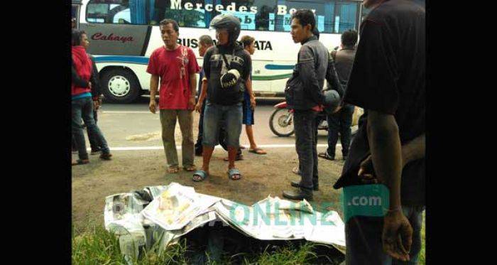 Kecelakaan di Raya Gilang Sidoarjo, Pengendara Motor Tewas Dilindas Tronton
