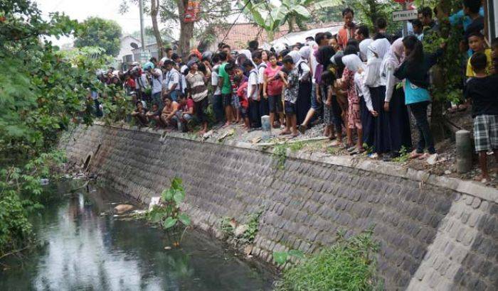 Mayat Mengapung di Sungai Pandanwangi Jombang Gegerkan Warga
