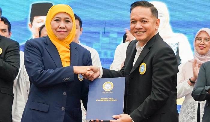 Lantik PW IKA Unair Kepri, Khofifah Sampaikan 3 Hal Penting untuk Alumni
