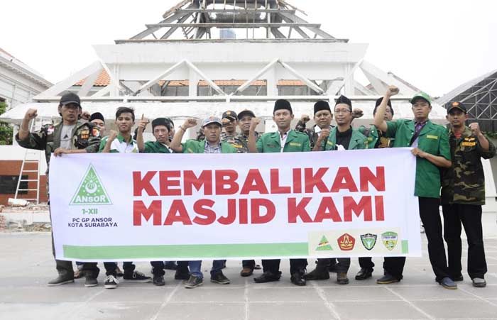 Masjid di DPRD Surabaya Dirobohkan, Ansor Ancam Salat Jumat di Taman
