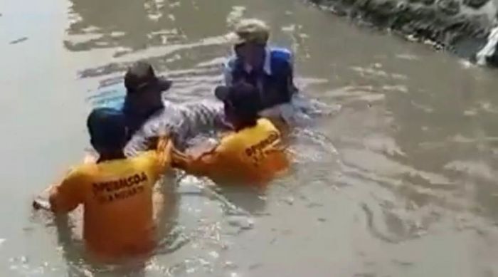 Terpeleset, Seorang Kakek Tewas Tenggelam di Sungai Desa Durungbedug Sidoarjo