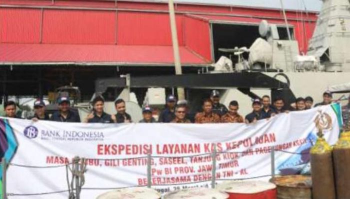 KRI Pandrong-801 Dukung Bank Indonesia Laksanakan Ekspedisi Layanan Kas Kepulauan